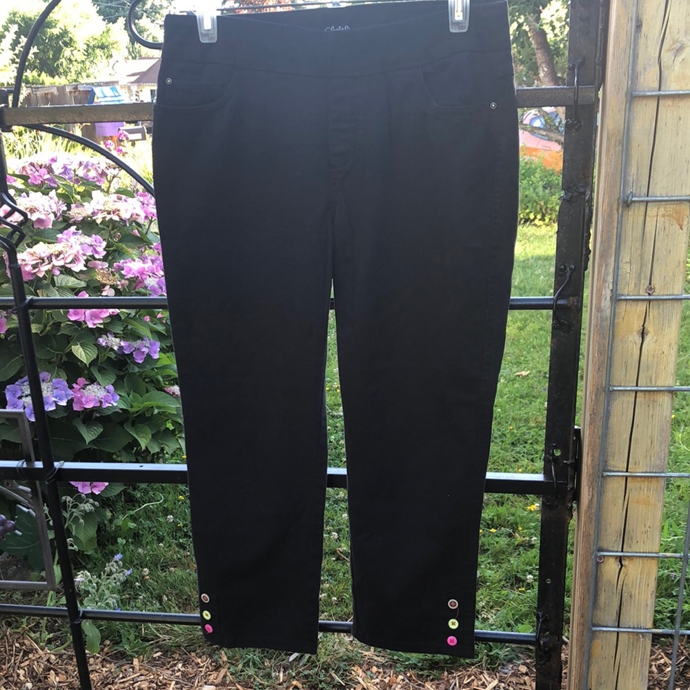 Charlie B black cotton blend capris size 8